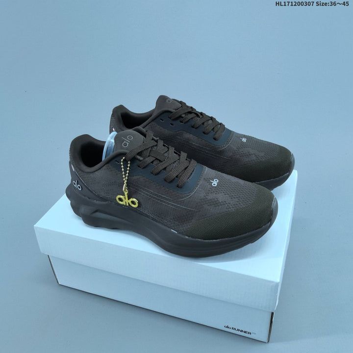 Alo Runner Mode Low-Top Sneakers