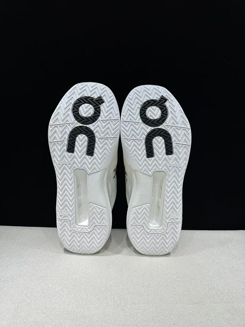 On THE ROGER Advantage Pro White Tennis Sneakers