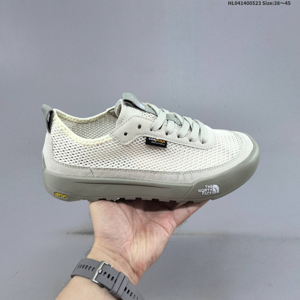 The North Face Clyffe Low-Top Sneakers in Light Gray