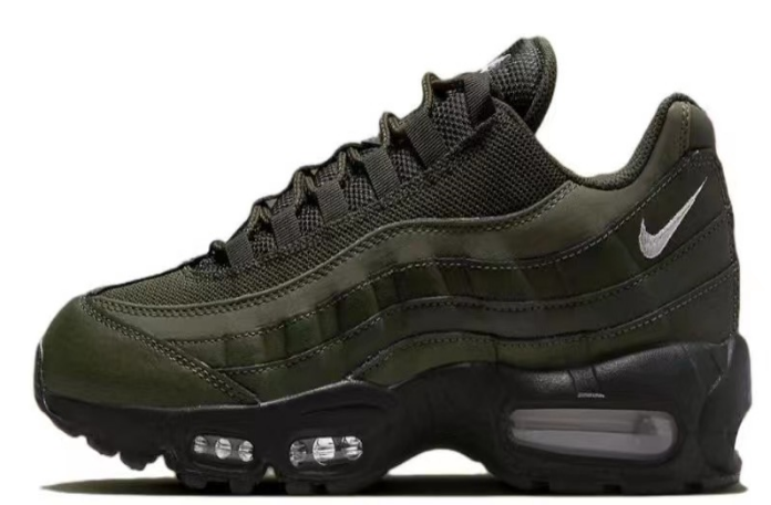 Nike Air Max 95 Sneakers in Military Green