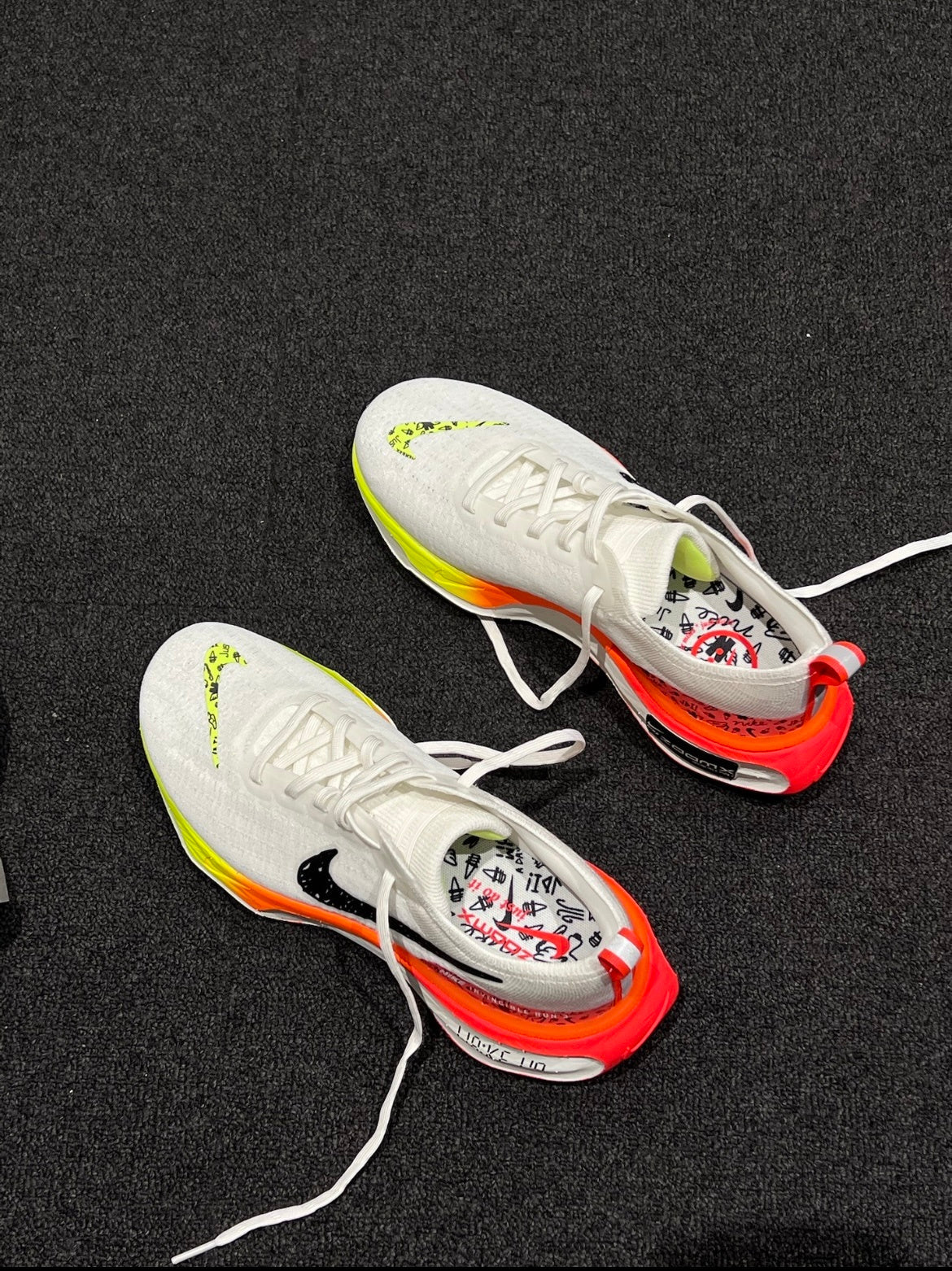 Nike ZoomX Invincible Run Flyknit 3 Running Shoes HF4915-100